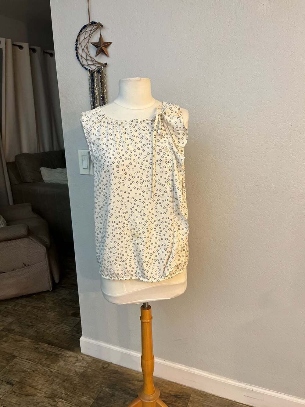 Ann Taylor Loft Polka Dot Ruffle Shoulder Sleeveless Blouse Size XS